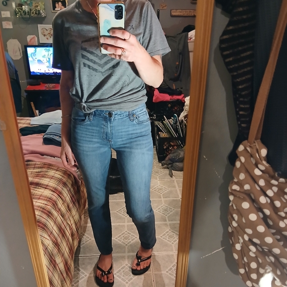 🎈KUT From The Kloth🎈BUY 1 GET 1 FREE💥 Catherine Mid-Rise Boyfriend Jeans Sz 4 - Picture 7 of 13